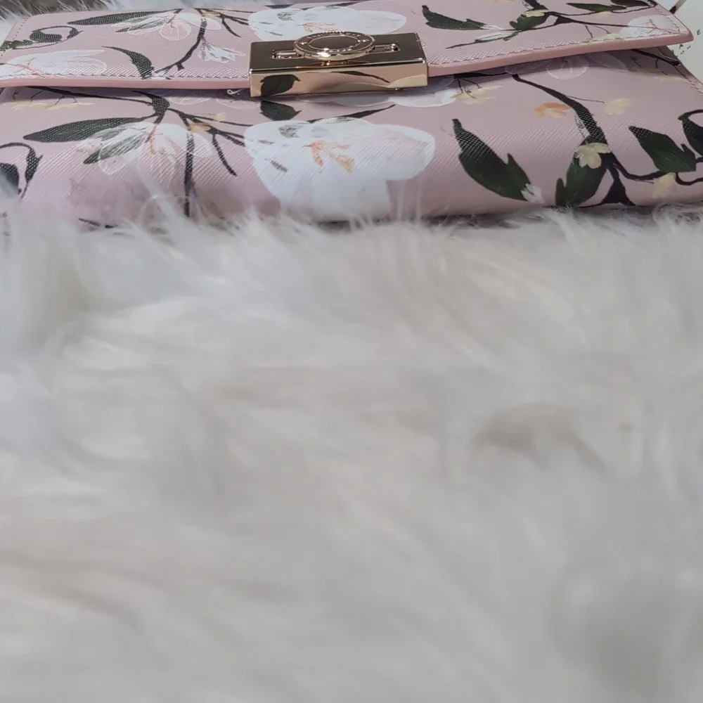 Ted Baker Parisa Elegant Floral Shoulder Clutch Bag, Removable Chain Strap 🌸 - Picture 10 of 15